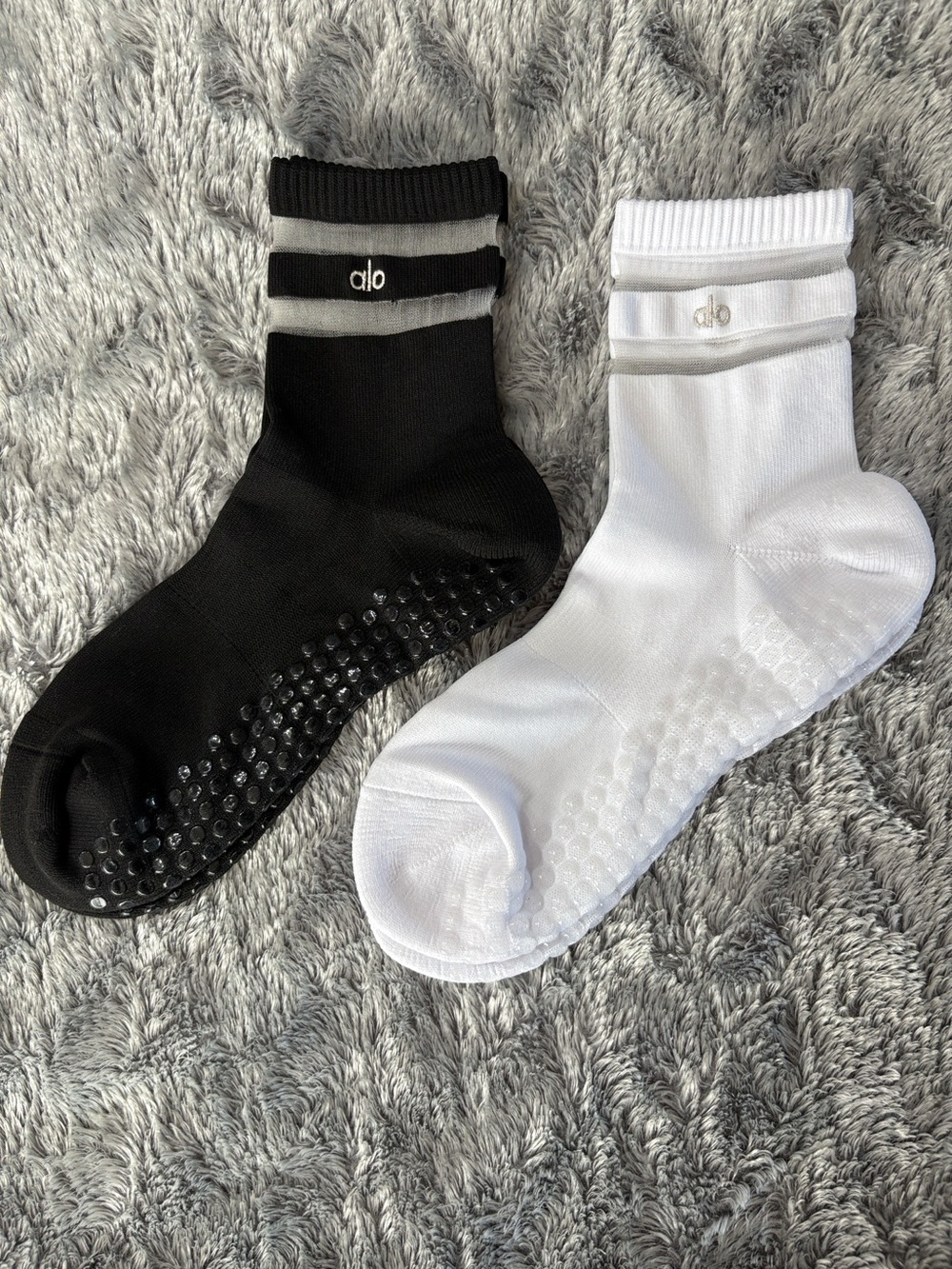 Alo Gripper Socks